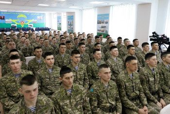 Фотография к новости: Кім "резервтегі әскери адам" бола алады