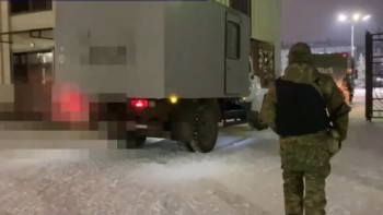 Фотография к новости: Аса ірі көлемдегі есірткі затымен айналысқан күдікті Ресейден экстрадицияланды