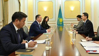 Фотография к новости: Мұрат Нұртілеу  Қытайдың жаңа елшісін қабылдады