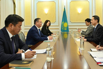 Фотография к новости: Мұрат Нұртілеу  Қытайдың жаңа елшісін қабылдады