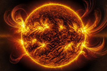 Фотография к новости: Ғалымдар Күннен таңғажайып құбылысты байқады