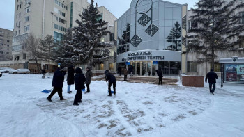 Фотография к новости: Астанада танымал актерлер "Таза Қазақстан" акциясына қатысты