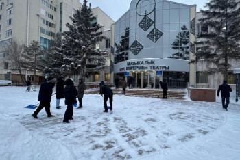 Фотография к новости: Астанада танымал актерлер "Таза Қазақстан" акциясына қатысты