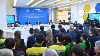 Фотография к новости: Әшімбаев: Еңбек адамдары – ел дамуының негізі