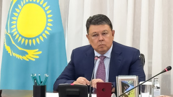 Фотография к новости: "Екі сиыр ұстайды, бірақ сүт өткізетін жері жоқ". Бозымбаев ауылдағы проблемаларды атады