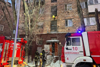 Фотография к новости: Қарағандыда өрт кезінде бір адамды күйік шалды