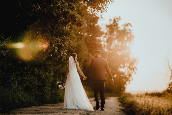 Фотография к новости: Қыз тұрмысқа шығарда күйеуінің тегін алуы керек пе? – ҚМДБ жауап берді