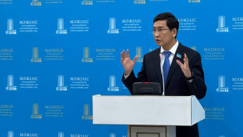 Фотография к новости: Аймағамбетов: Медициналық сақтандыру қоры министрліктің банкіне айналды