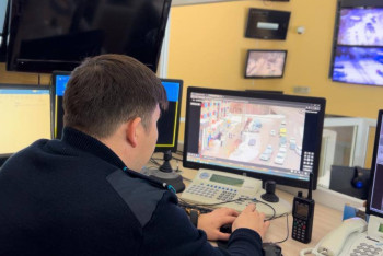 Фотография к новости: "Полиция бөліміне жарылғыш зат қойдым": Өскеменде жалған ақпарат берген мас әйел ұсталды