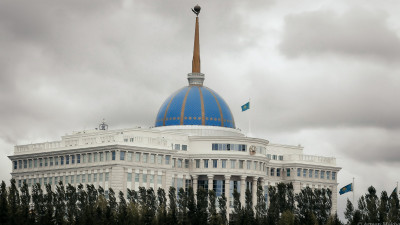 Зағиптардың және көру қабілеті бұзылған жандардың өмірін жеңілдететін заңға қол қойылды