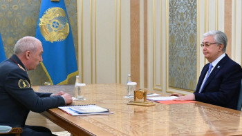 Фотография к новости: Мемлекет басшысы Қорғаныс министрін қабылдады