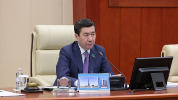 Фотография к новости: Қошанов: Жалған ақпараттың таралуына заңнамалық тұрғыдан тосқауыл қоюға тиіспіз