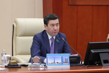 Фотография к новости: Қошанов: Жалған ақпараттың таралуына заңнамалық тұрғыдан тосқауыл қоюға тиіспіз