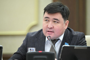 Фотография к новости: Депутат көлікті жылытуға 5 минут бермес бұрын зауыттарды тәртіпке келтіруді шақырды