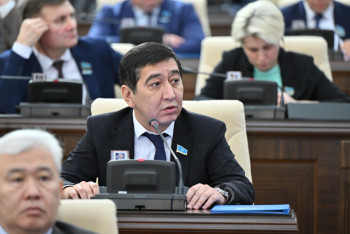 Фотография к новости: Қазақ өз тамырын өзі балталаса, қалай гүлдемек?! – Ринат Зайытов