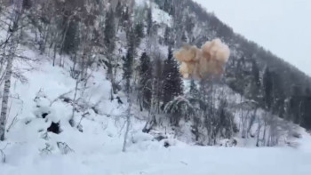 Фотография к новости: ТЖМ мамандары қар көшкінінің алдын алу жұмыстарын жүргізді