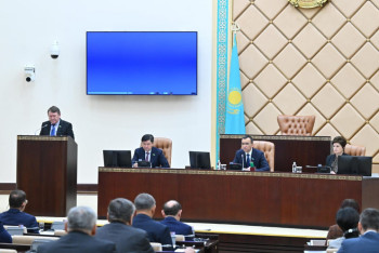 Фотография к новости: Мәулен Әшімбаев Сенат жұмысының басым бағыттарын белгіледі