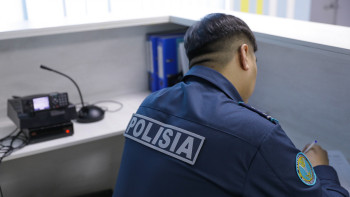 Фотография к новости: Астанада көпір үстінде видео түсірген семейлік жауапкершілікке тартылды