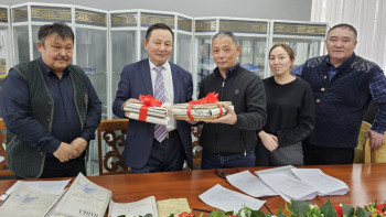 Фотография к новости: Жазушы Жәди Шәкенұлы құжаттарын архивке табыстады