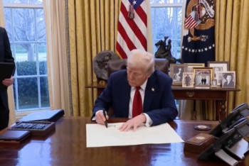 Фотография к новости: Трамп АҚШ-тың авиациялық қауіпсіздігін қайта қарау туралы жарлыққа қол қойды