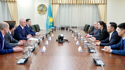 Роман Скляр Samsung Electronics Central Eurasia компаниясы президентімен кездесті