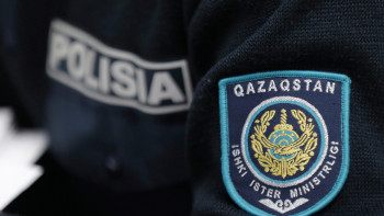 Фотография к новости: Түркістан облысында полицейлер мектептерге тексеру жүргізді