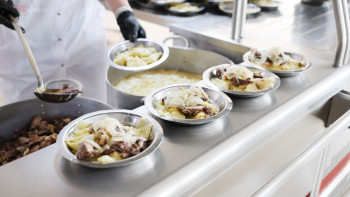 Фотография к новости: Қазақша ет, бауырсақ және сорпа: Сарбаздардың тағам мәзірі өзгерді