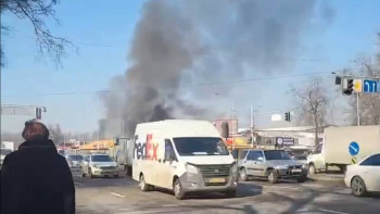 Фотография к новости: Алматыда құрылыс материалдары бар ғимараттан өрт шықты