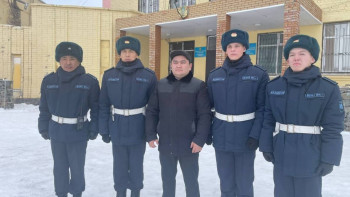 Фотография к новости: Ұлттық ұлан офицері бір тәулік бойы көмексіз жатқан қартты құтқарды