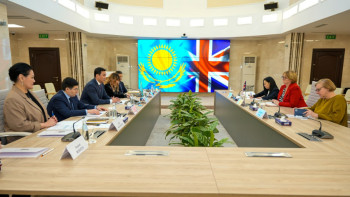 Фотография к новости: Антикор басшысы Ұлыбритания елшісімен кездесті