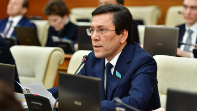 Депутат Сабильянов жас кезінде бойдақ салығын төлеген