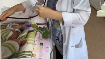 Фотография к новости: Дәрігерлер 44 күн бойы шала туған нәрестені аман алып қалды