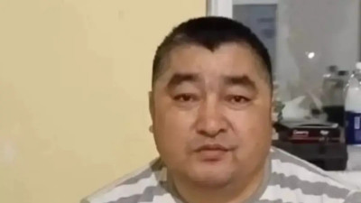 "Төрт әйелі мен зәулім сарайы бар": Имамға жала жапқан ер адам сотталды