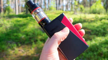 Фотография к новости: Ақтауға вейптерді заңсыз әкелген шетелдік азамат сотталды