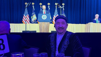 Фотография к новости: "Дональд Трамптың алдында имамдарыңыз отыр". Нұрлан имам АҚШ-та жүр