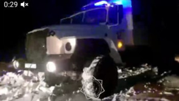 Фотография к новости: Ақтөбеде ТЖМ құтқарушылары жүргізушіге көмекке келді