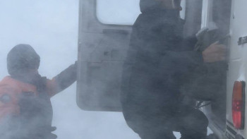 Фотография к новости: Қостанай облысында балалар мінген екі автобус қар құрсауында қалды