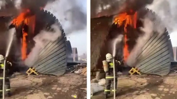 Фотография к новости: Алматыда ірі қойма өртенді