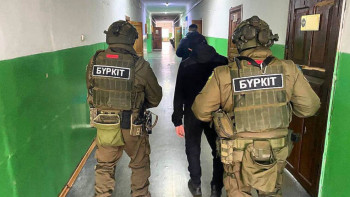 Фотография к новости: Абай облысында қала тұрғынын бопсалаған ер адам ұсталды