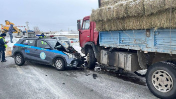 Фотография к новости: Семейде полиция автокөлігі КамАЗ-бен соқтығысты