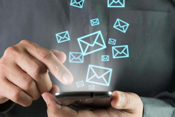 Фотография к новости: Шымкентте полицейлер 74 есірткі сайтын бұғаттады