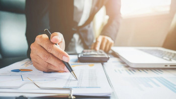 Фотография к новости: Салық өссе, тауар қанша теңгеге қымбаттайды: Үкімет болжамын жариялады