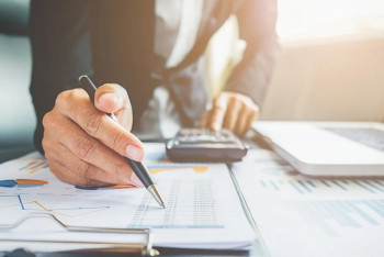 Фотография к новости: Салық өссе, тауар қанша теңгеге қымбаттайды: Үкімет болжамын жариялады