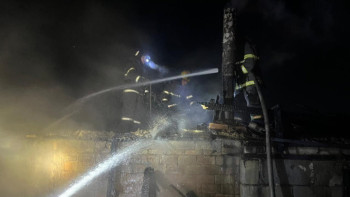 Фотография к новости: Семейде жеке тұрғын үйде автокөлік пен монша өртенді