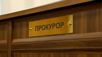 Фотография к новости: Ұрып-соғып, қыста сырт киімсіз аулада ұстаған – Павлодарда қарттарды азаптаған