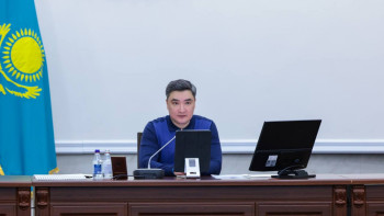 Фотография к новости: Бектенов су тасқыны кезеңіне дайындық жөнінде республикалық кеңес өткізді