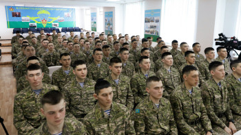 Фотография к новости: Президент кезекті мерзімді әскери қызметке шақыру туралы жарлыққа қол қойды