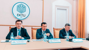 Фотография к новости: Салық реформасы: Қаржы вице-министрі ШҚО кәсіпкерлерімен кездесті