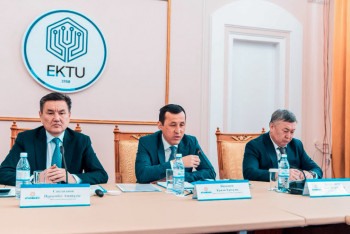 Фотография к новости: Салық реформасы: Қаржы вице-министрі ШҚО кәсіпкерлерімен кездесті