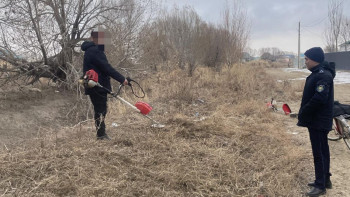 Фотография к новости: Әйелін ұрып-соққан қызылордалық көше тазалап жүр